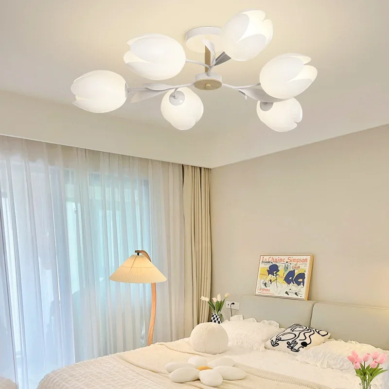 花のデザインのシャンデリアモダンな寝室の LED シーリング - Interior Design Living Room And Kitchen のレビューと価格